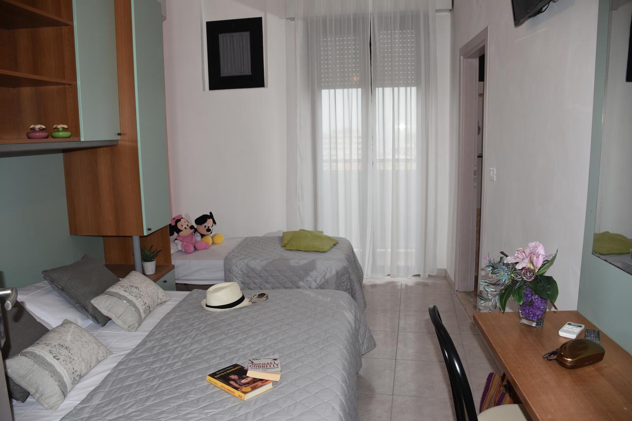 Hotel Gambrinus ริมินี ภายนอก รูปภาพ