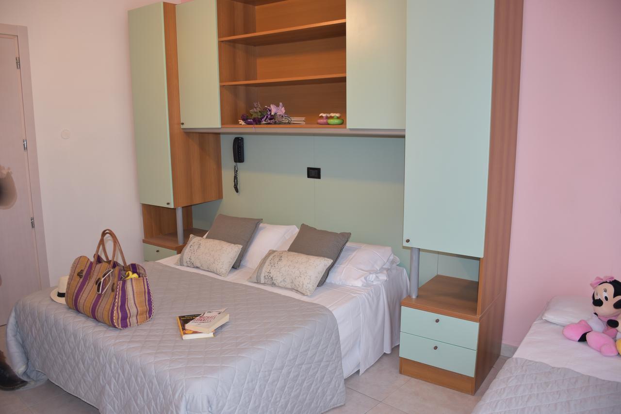 Hotel Gambrinus ริมินี ภายนอก รูปภาพ