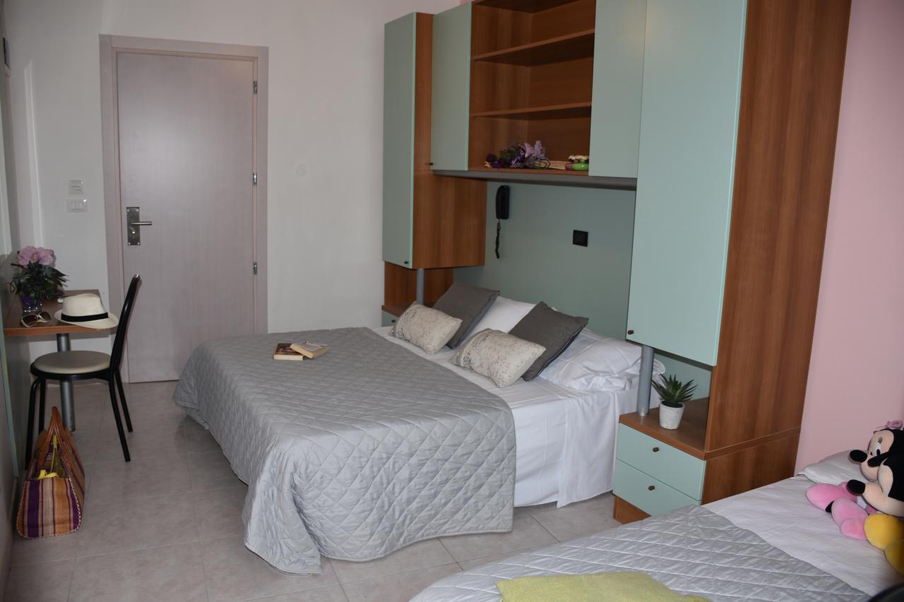 Hotel Gambrinus ริมินี ภายนอก รูปภาพ